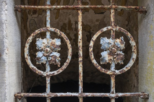 Rusted Biedermeier grille from 1823, at a former inn, Herrenstr. 35, Mainbernheim, Lower Franconia,