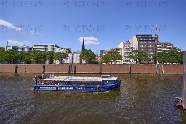 Harbour tour with the Maritime Circle Line in the customs canal in Hamburg's Speicherstadt, Free