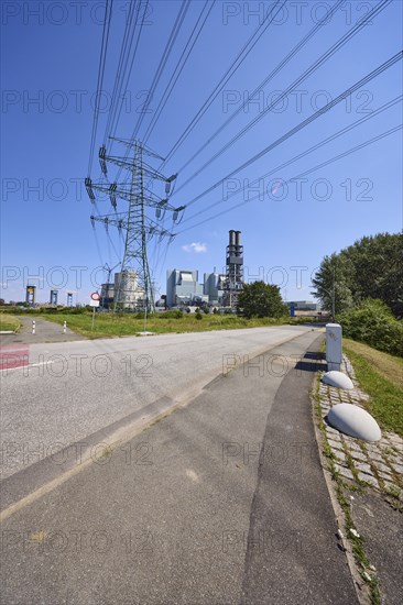 Moorburg coal-fired power station with high-voltage pylon and road in the Moorburg district, Free