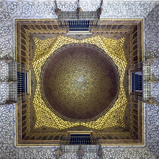 Ceiling, decorated with gold, arabesques, Arabic architecture, Salon of the Ambassadors in the