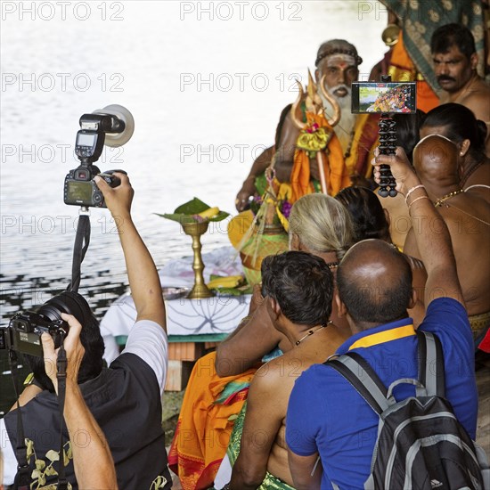 Head priest Siva Sri Arumugam Paskarakurukkal during the ritual purification at the Datteln-Hamm