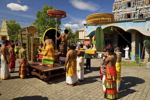 Hindus at the temple festival in front of the Hindu temple Sri Kamadchi Ampal, Hamm, Ruhr area,