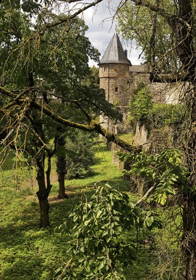 Friedberg Castle, southern castle fortifications with the deep moat, the so-called Hirschgraben,