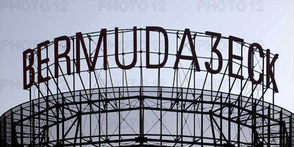 Bermuda Triangle lettering, trendy neighbourhood, Bochum, Ruhr area, North Rhine-Westphalia,