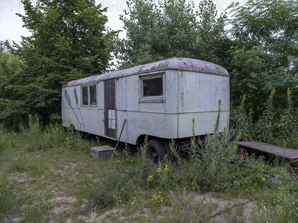 Old shepherd's wagon, construction trailer, at the Wilde Heimat campsite, Fürstenberg/Havel,
