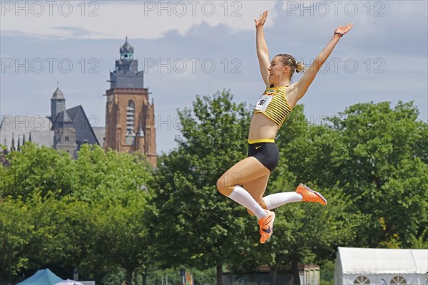 Jenna Fee Feyerabend jumps in front of Wetzlar Cathedral, German heptathlete, Thorpe Cup 2024, long