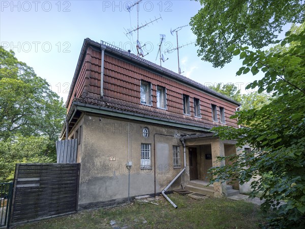 Old house on the banks of the Havel near the historic railway ferry, Fürstenberg/Havel,