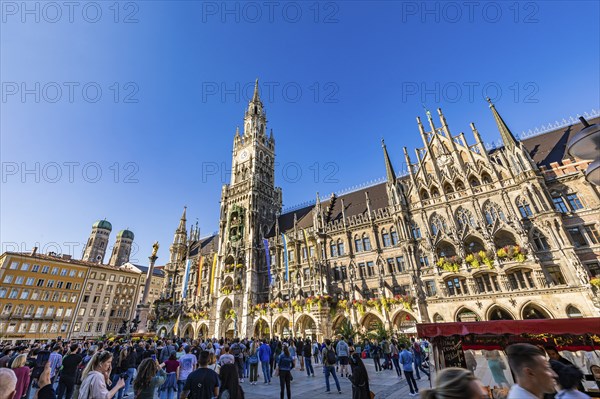 Church of Our Lady, St Mary's Column and New Town Hall on Marienplatz, tourists, Munich, Bavaria,