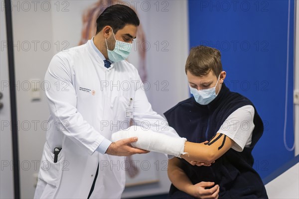 New Year's Eve fun with brutal explosive power: Hand surgeons warn against recklessness