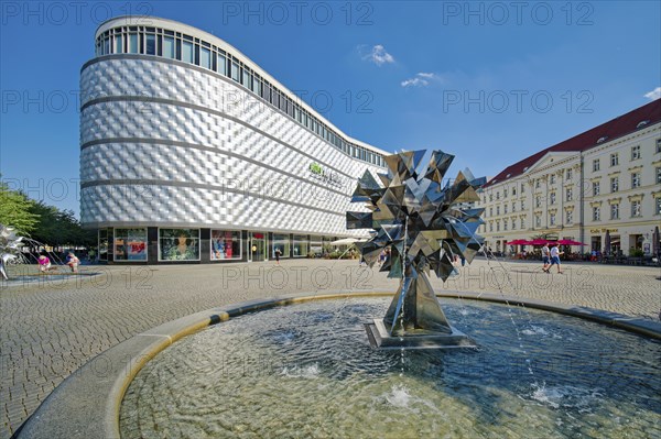 Art fountain called Pusteblume by Harry Müller, shopping centre Höfe am Brühl, called Blechbüchse,