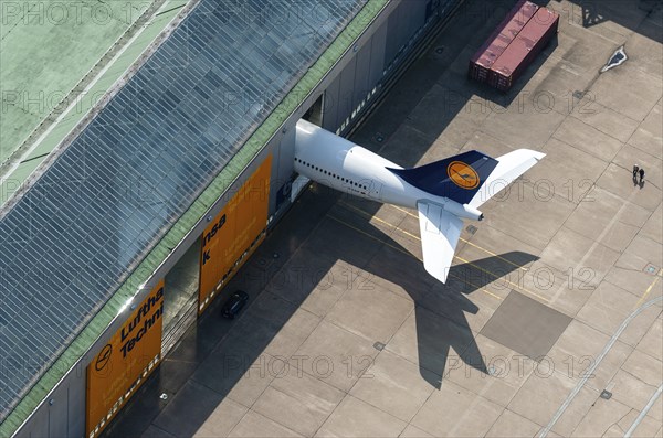 Airbus A340, D-AIHF, tail unit, maintenance, technology, Lufthansa Technik, Hamburg, Germany,
