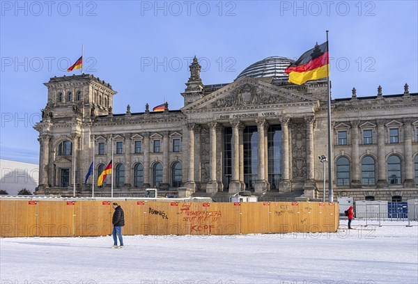 Building site with construction fence, Berlin Reichstag, government district, Berlin, Germany,