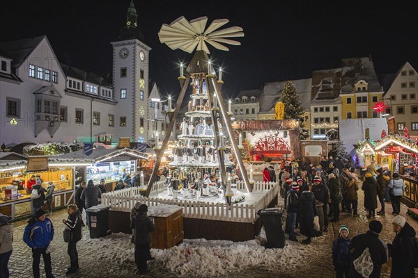 The Freiberg Christmas Market on the Obermarkt in front of the town hall
