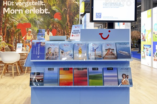 Exhibition stand Tui brochures