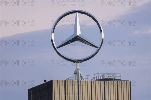 Merdedes-Stern, Daimler, Mercedes-Benz, Group Headquarters, Stuttgart-Untertürkheim,