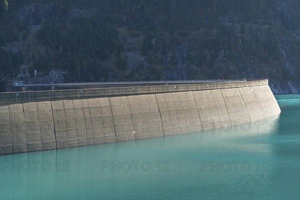 Schlegeis dam (1790m), Schlegeis reservoir, Zillertal Alps, Tyrol, Austria, Europe