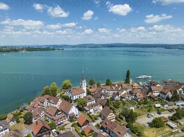 Aerial view of the municipality of Berlingen, on the horizon on the left the Höri peninsula, Lake