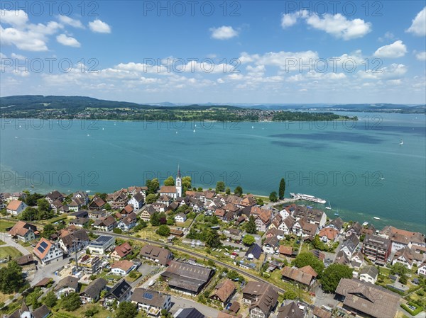 Aerial view of the municipality of Berlingen, on the horizon on the left the Höri peninsula and the