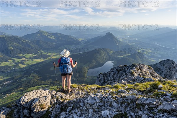Hintersteiner See, view from Schaffauer, hiker on a ridge in the mountains, Schaffauer, Wilder
