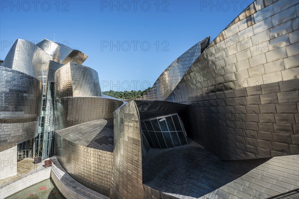 Guggenheim Museum Bilbao, architect Frank O. Gehry, Bilbao, Basque Country, Spain, Europe