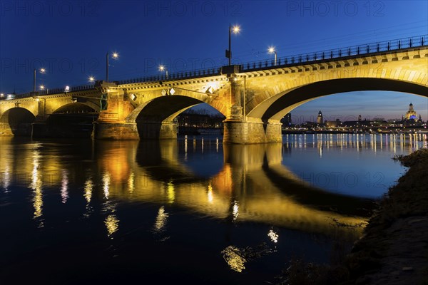 Albertbrücke and Church of Our Lady with the glass dome over the octagon of the Academy of Arts,