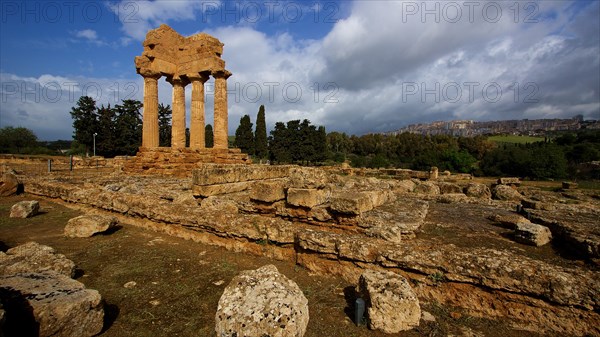 Post-thunderstorm atmosphere, corner of a temple, columns, chapter, entablature, temple of