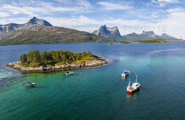 Boats in the fjord off Bergen, Kulhornet and Stortinden mountains, Efjord, Tysfjord, Ofoten,