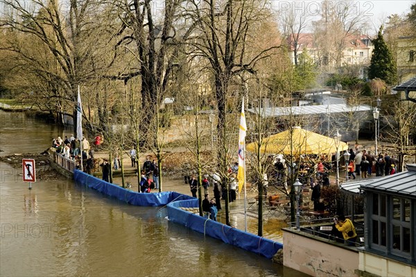 Elbe spring flood at Schillergarten