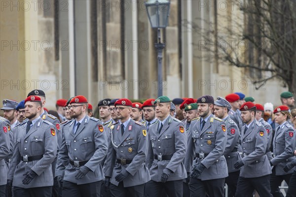 Public roll call of the Army Officers' School on Theatre Square: Bundeswehr honours and bids