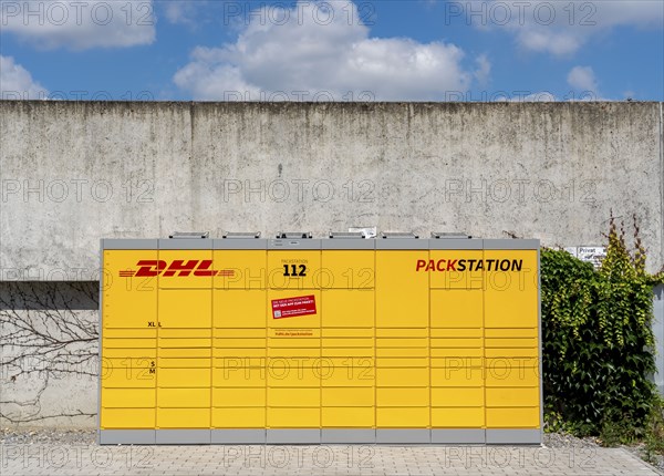 DHL Packstation, pick up and drop off DHL parcels