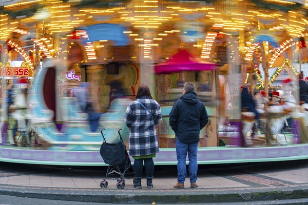 Pre-Christmas season, Christmas market at Kennedyplatz in the city centre of Essen, carousel,