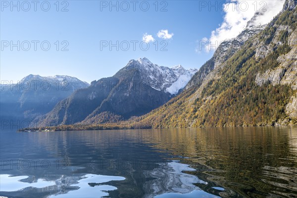 Königssee with Watzmann massif, autumnal mountain landscape reflected in the lake, Berchtesgaden