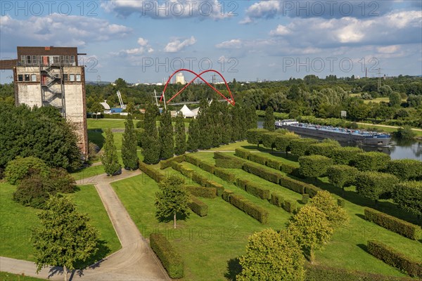 The Nordsternpark, former site of the Nordstern colliery, cargo ship, tanker, on the Rhine-Herne