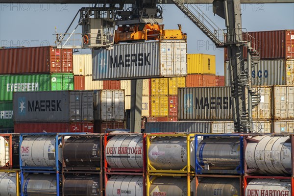 Port of Duisburg Ruhrort, Container freighter being loaded and unloaded at DeCeTe, Duisburg