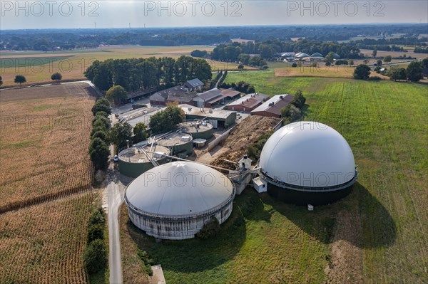 Biogas plant, gas storage, with dome, fermenter tanks for the fermentation process, use of solid
