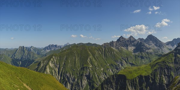 Panorama from Wildengundkopf, 2238m to Höfats 2259m, GroÃŸer Wilder, 2379m, Öfnerspitze, 2576m, and