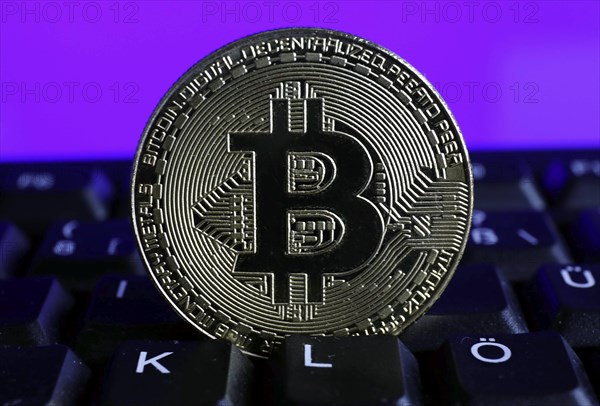 Symbol image Bitcoin coin, 12.02.2021
