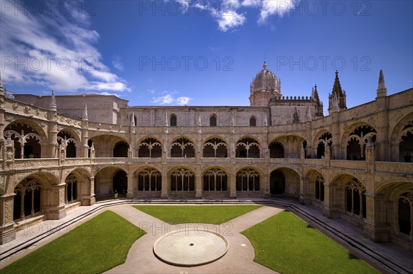 Cloister, inner courtyard, Hieronymite monastery Mosteiro dos Jeronimos, also known as Mosteiro de