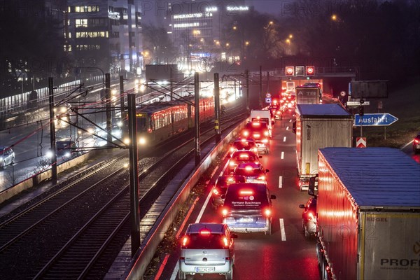 Traffic jam on the A40 motorway, Ruhrschnellweg, in Essen, in front of the Ruhrschnellweg tunnel,
