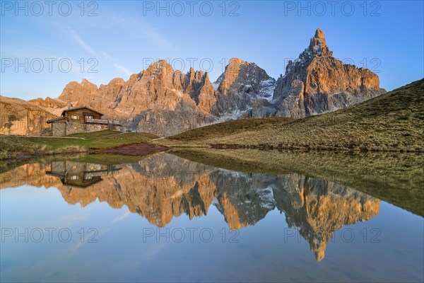 Laghetto Baita Segantini, fog, Cimon della Pala, Pala Group, Parco Naturale Paneveggio Pale di San