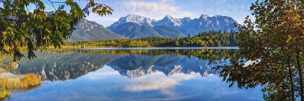 Barmsee, behind it the Karwendel mountains, Werdenfelser Land, Upper Bavaria, Bavaria, Germany,