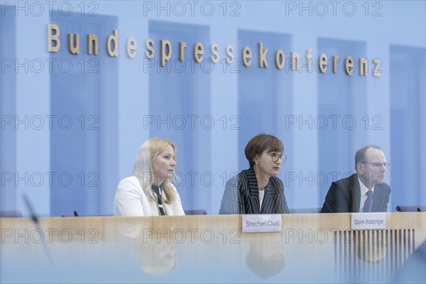 Bettina Stark-Watzinger (FDP), Federal Minister of Education and Research, and Christine