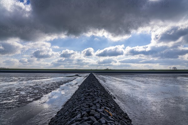 The Wadden Sea, East Frisia, between Bensersiel and Neuharlingersiel, Breakwater behind the dyke,