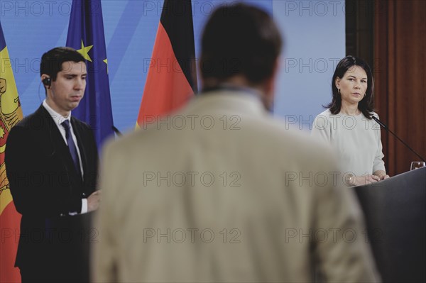 (R-L) Annalena BÃ¤rbock (Alliance 90/The Greens), Federal Foreign Minister, and Mihai Popsoi,