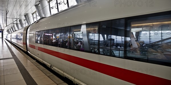 Intercity-Express ICE on the platform at the long-distance railway station, airport, Frankfurt am