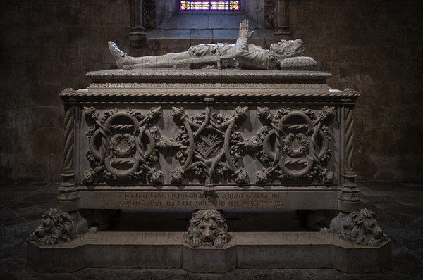 Interior view, tomb of the poet LuÃ­s de CamÃµes, monastery church Igreja Santa Maria de Belém,
