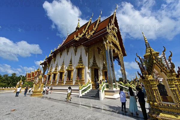 Prayer hall at Wat Plai Laem temple, Koh Samui, Thailand, Asia