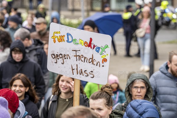 Pupils demonstrate against right-wing extremism, under the motto Schule bleibt Bunt (school remains