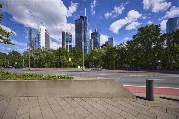 Skyscrapers, including MAIN TOWER, Omniturm and Taunusturm from the street Taunusanlage in
