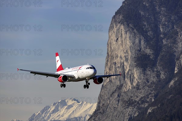 Aircraft of the airline Austrian Airlines, Airbus A319-100, approaching Innsbruck Kranebitten